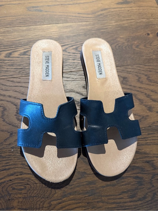 Steve Madden Shoes - Steve Madden Black and Tan Slide Sandals